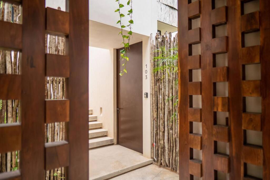 Essentia Luxury Jungle 2br With Private Pool