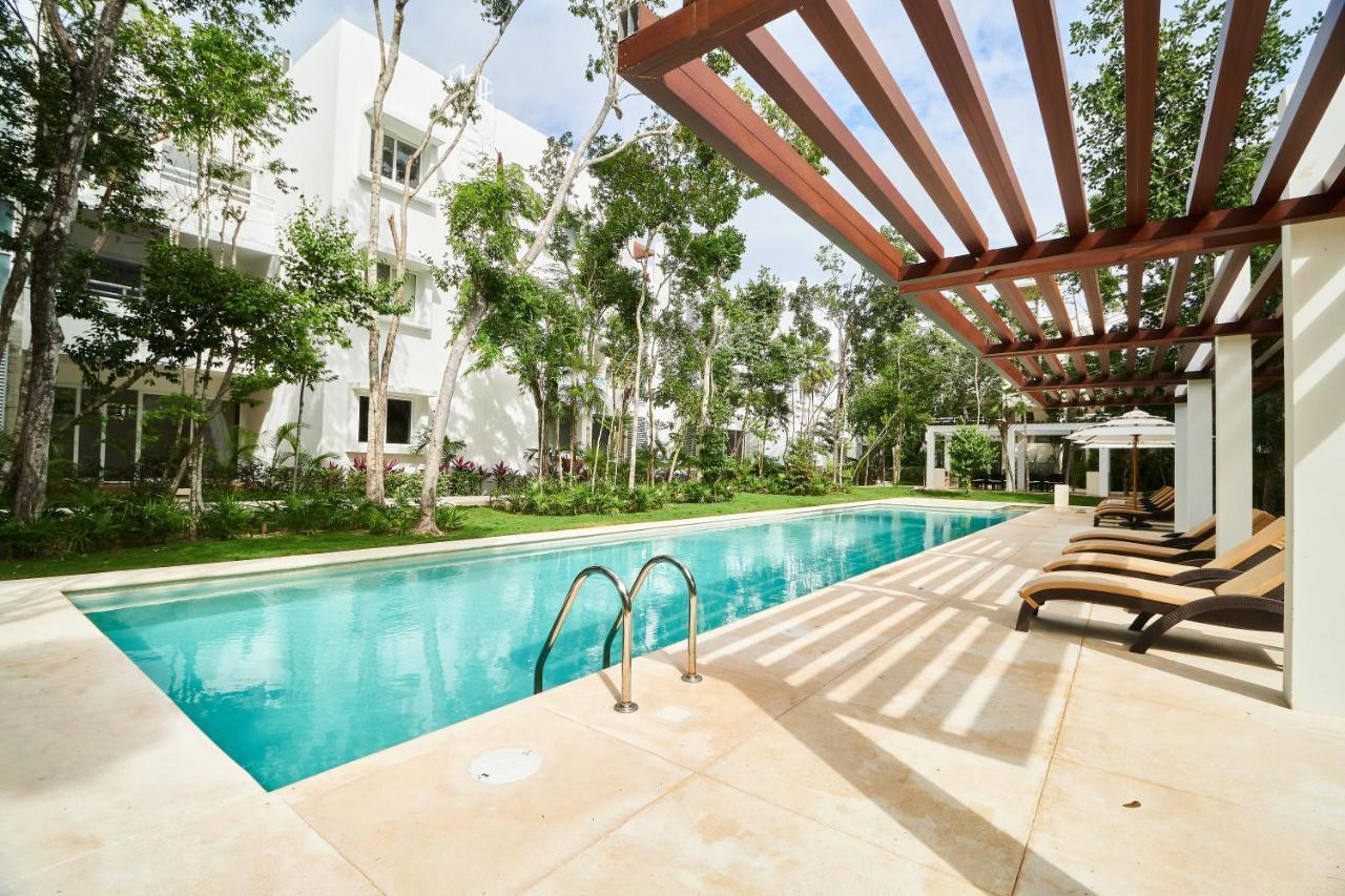 Premium With Pools, Gym, Yoga Deck & Bbq Grill In Gated *