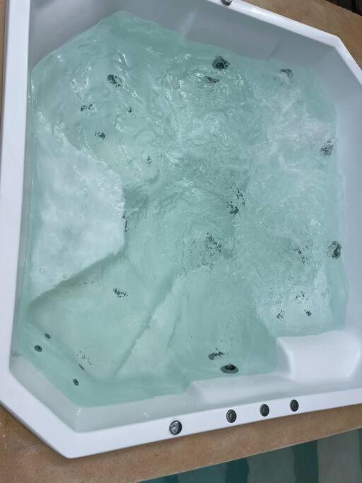 Luxury House Tomanoa - 10pers - 4rooms - Pool - Hotjacuzzi - Speed Wifi -waterfall