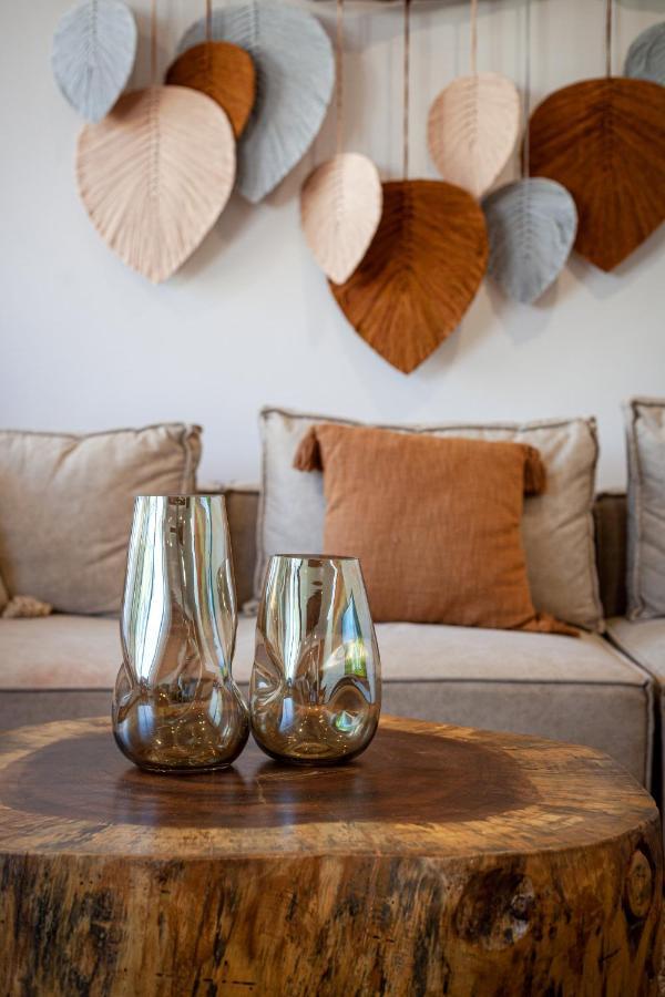 Aru Luxury