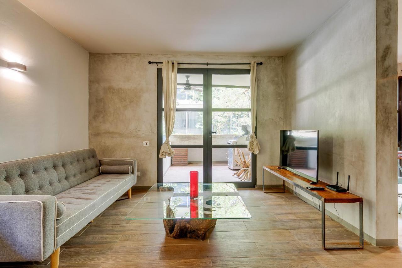 Chic In The Heart Of By Stella Apartamento