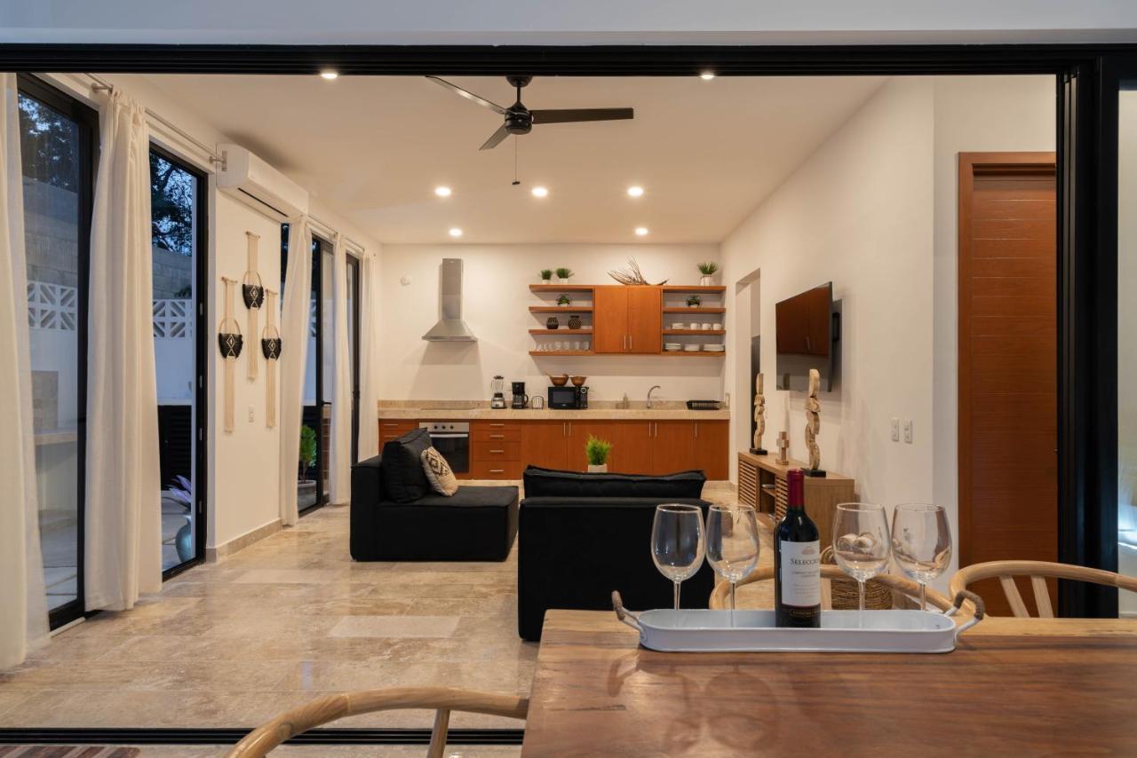 Apartamento Cozy 3 Bedrooms Townhome-centrally Located-gated-wifi *