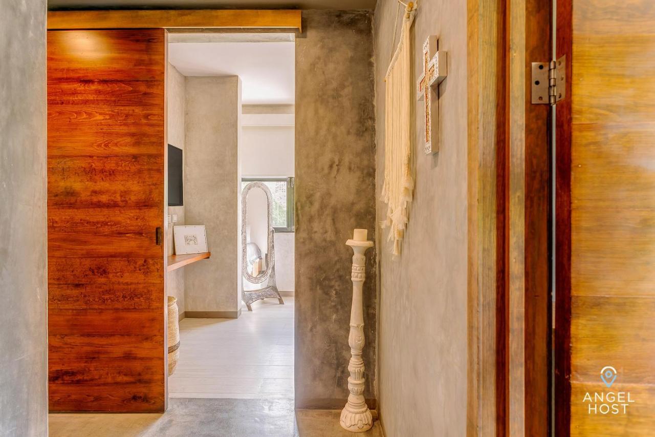 Chic In The Heart Of By Stella Apartamento