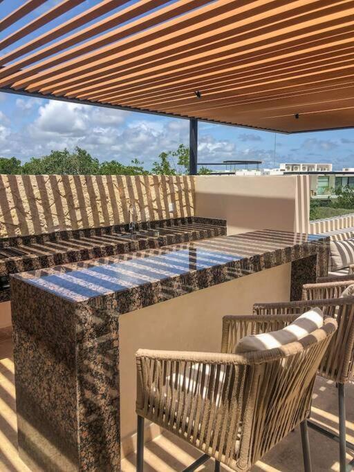 Next To The Common Roof Exclusive Building Kingsize Bed 2 Super Pools, Gym, Grill Holiday home