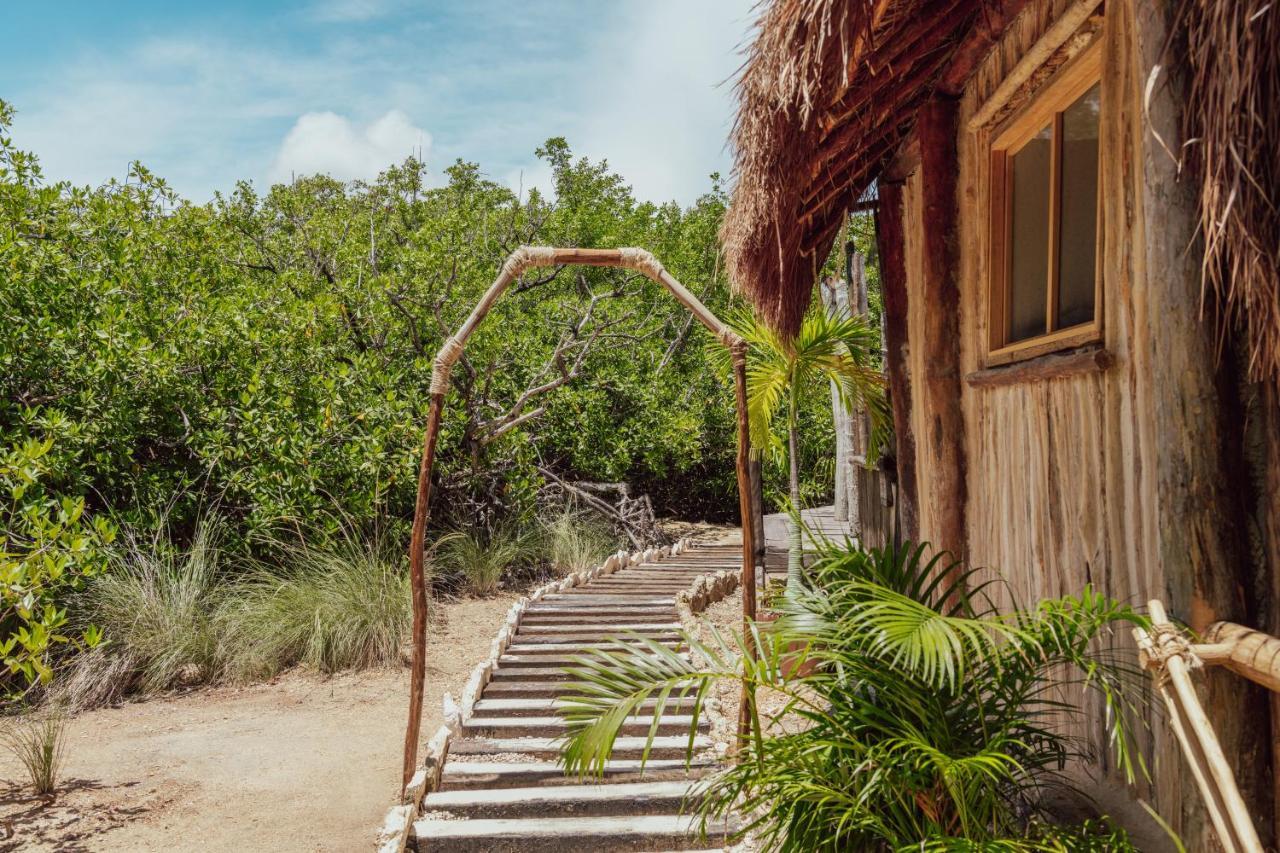 Yaxchen & Cenote Lodge