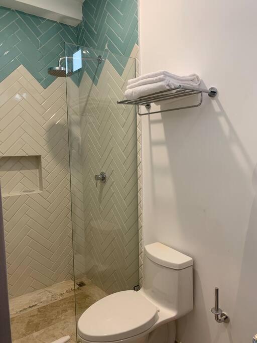 201 Amena Close To Sea Cozy 1br Apt 30mb Wifi & Gym