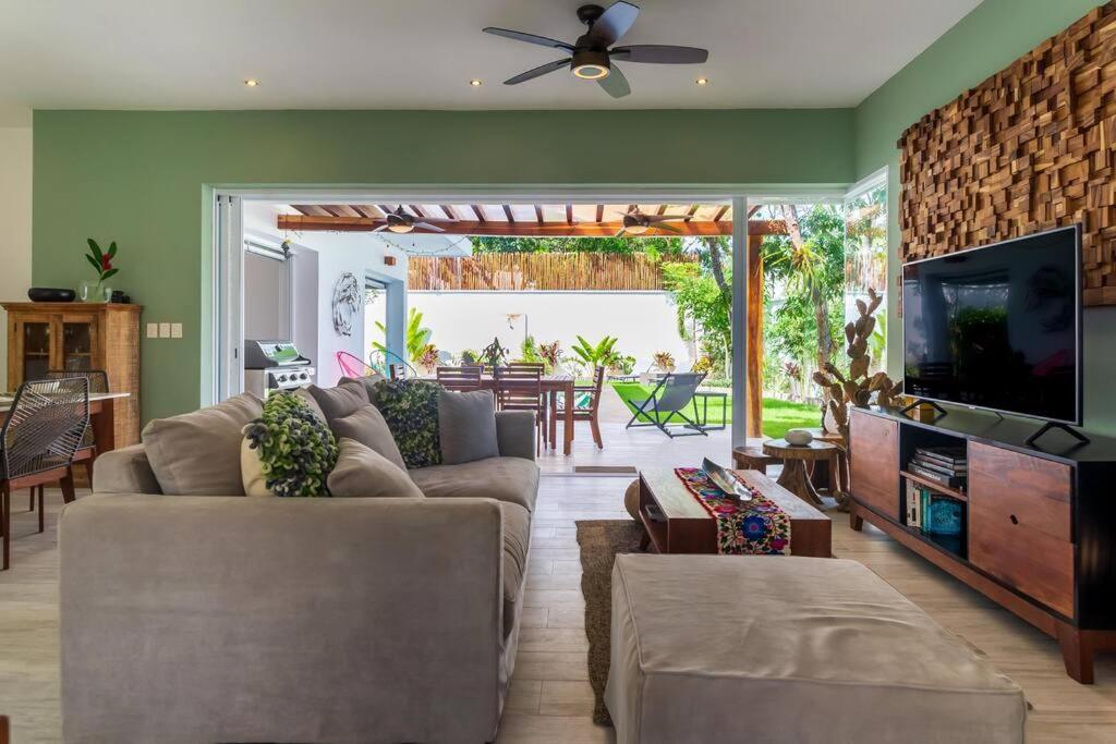 Luxury Private 3bed Villa, Garden, Pool,security