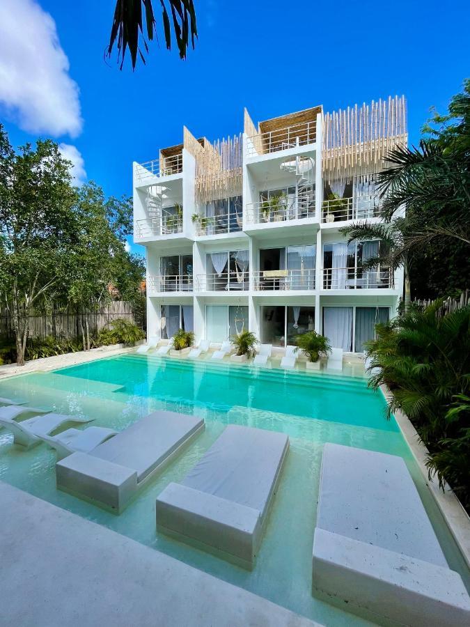 Beautiful Swim-up With Private Terrace, Pool And Jungle Gym Apartment