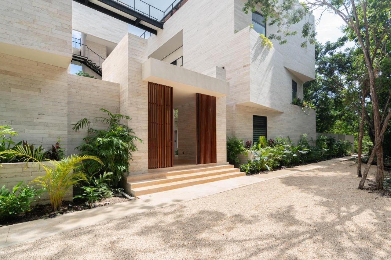 Stylish And Peaceful Jungle At 525 *