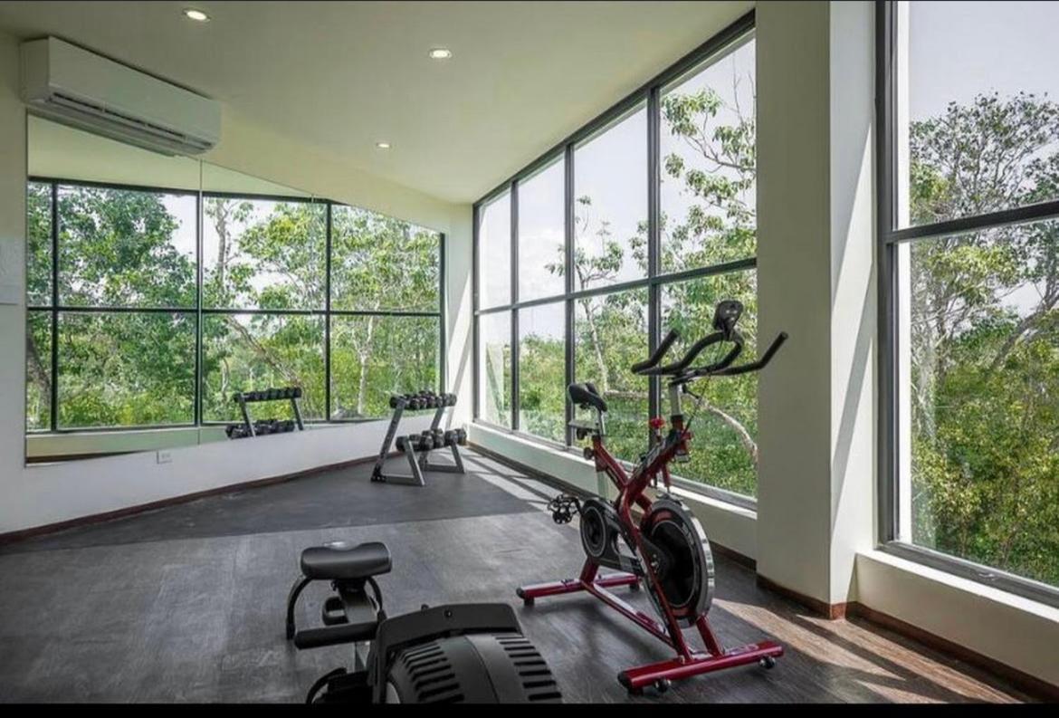 Jungle & Private Patio Apartment *