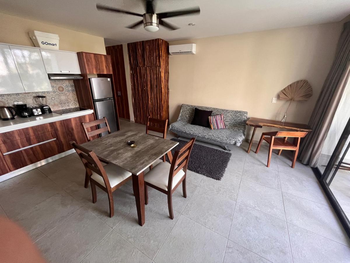 Jungle & Private Patio Apartment *