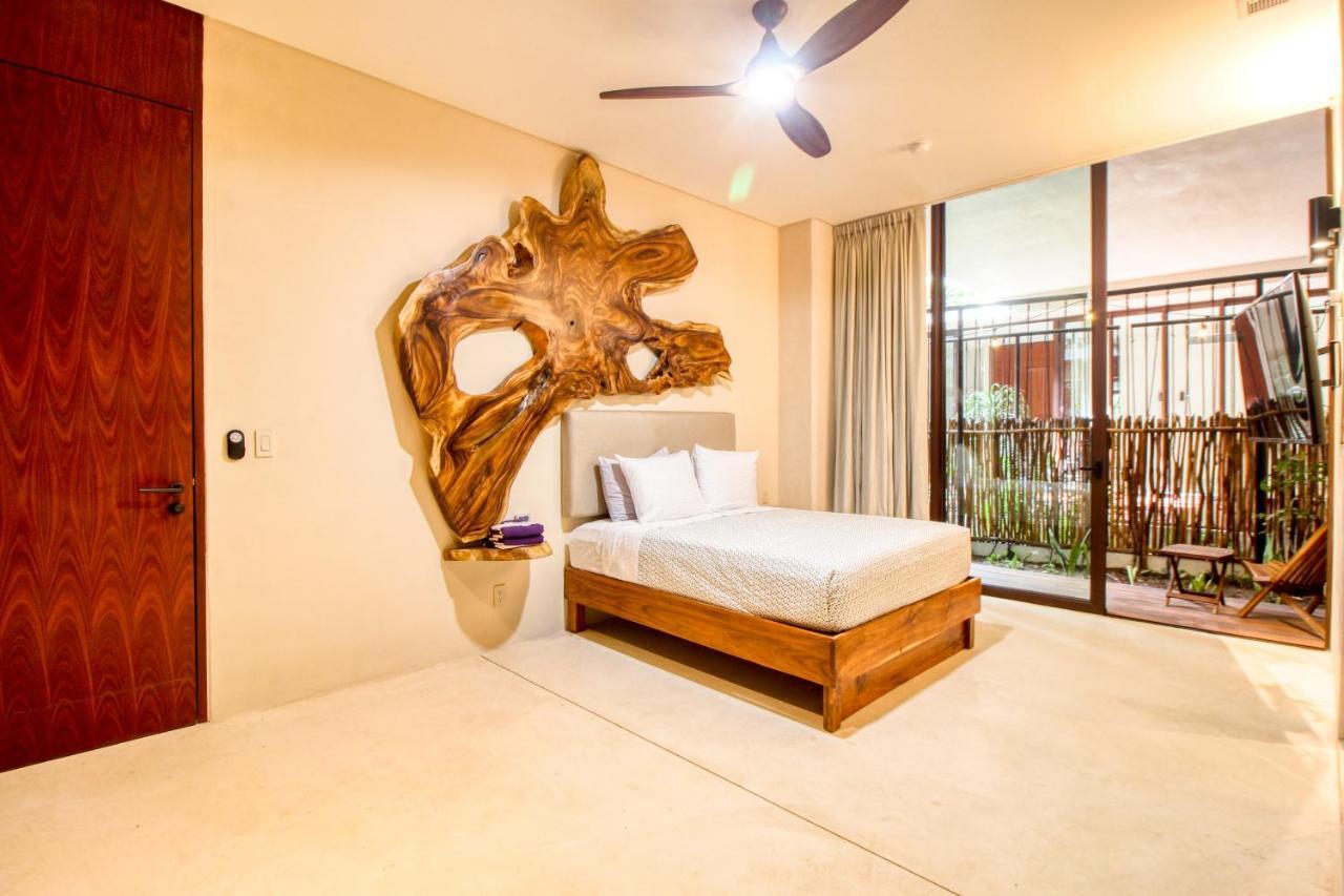 Amelia 104 Studio Hotel