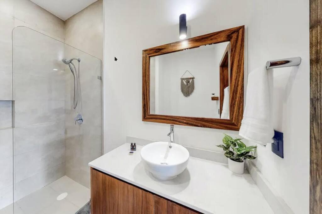 Contemporary Poolside Condo, Wi-fi - Paraiso Kaanal 101 Apartamento