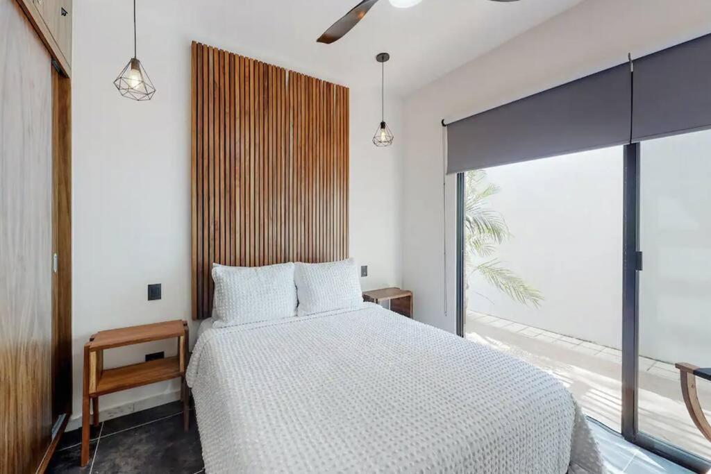 Apartamento Contemporary Poolside Condo, Wi-fi - Paraiso Kaanal 101 *