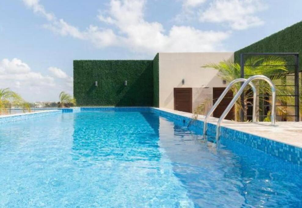 Spacious 3 Bed Penthouse With Rooftop And Gym