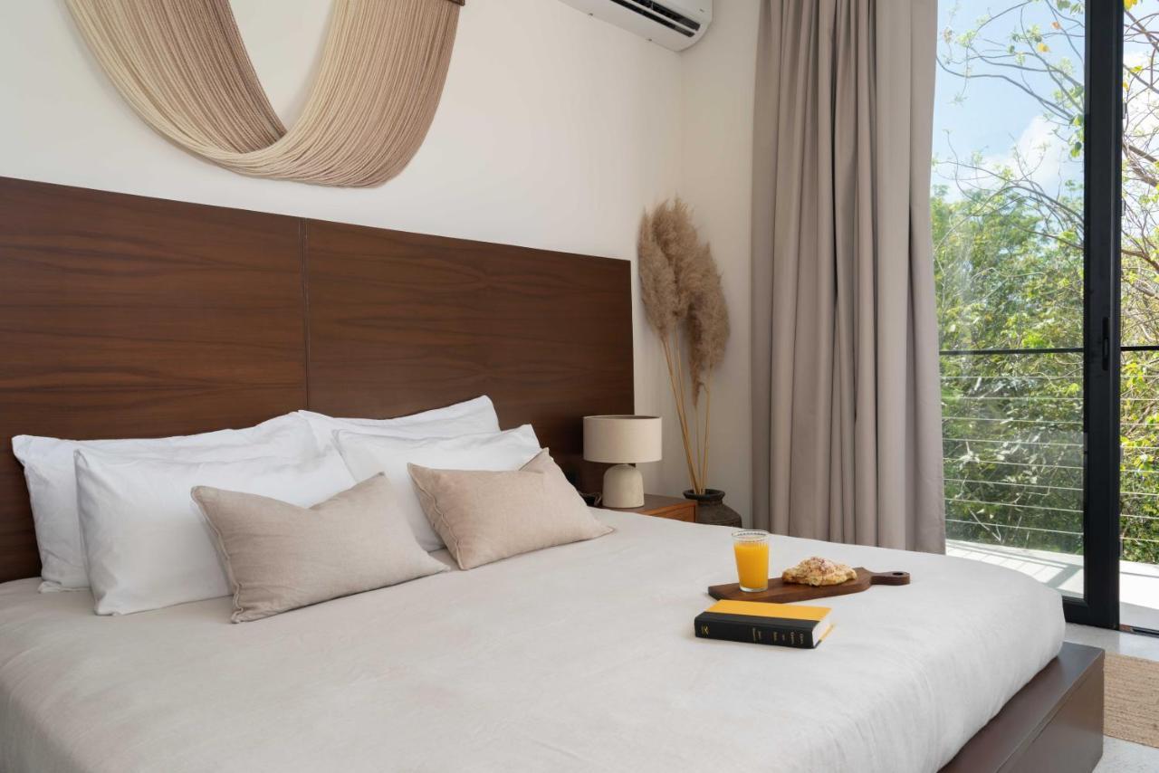 Stylish And Peaceful Jungle At 525 *