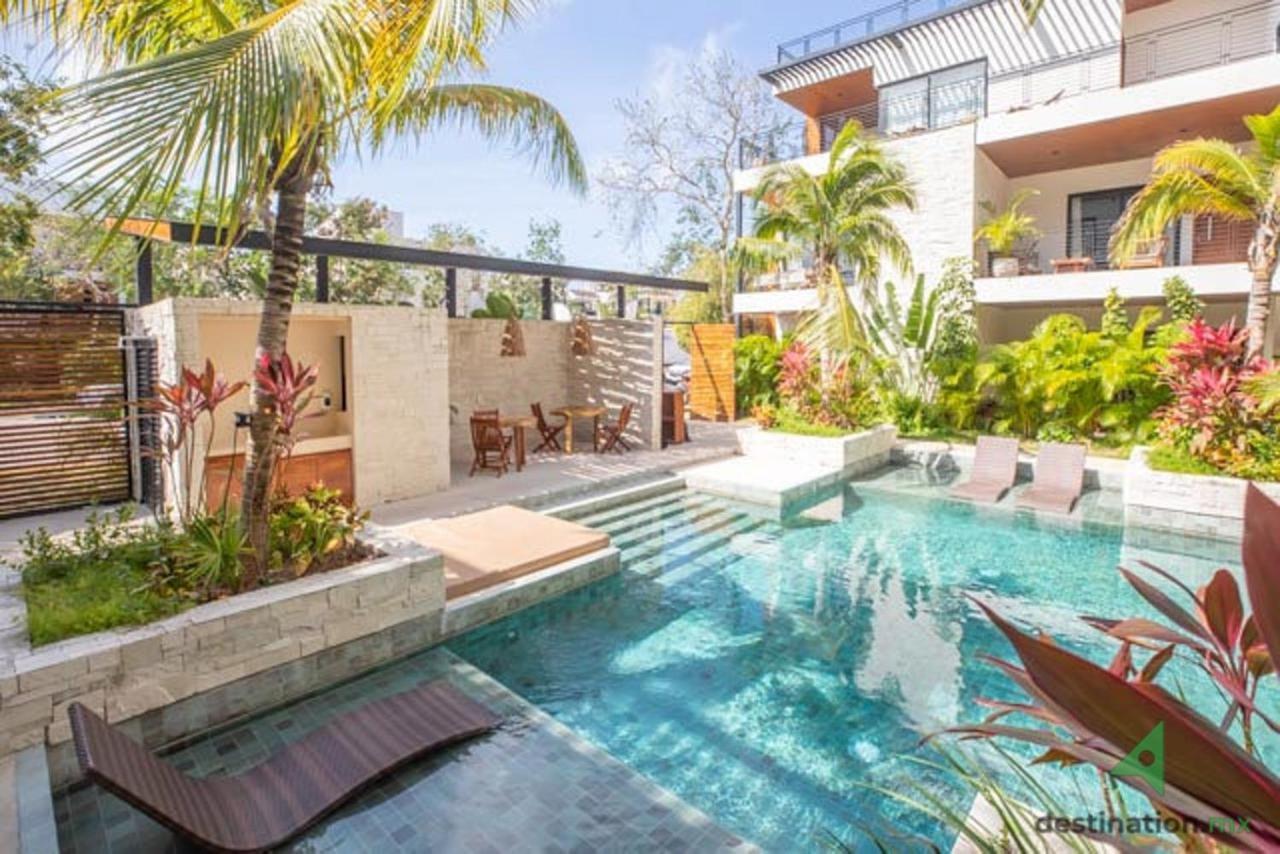 Luxury With Jacuzzi In *