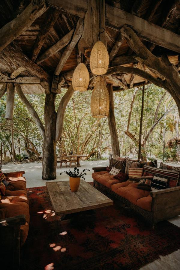 Ether Hotel