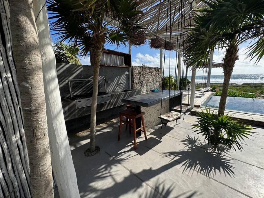 Beachfront I'ik Villa *