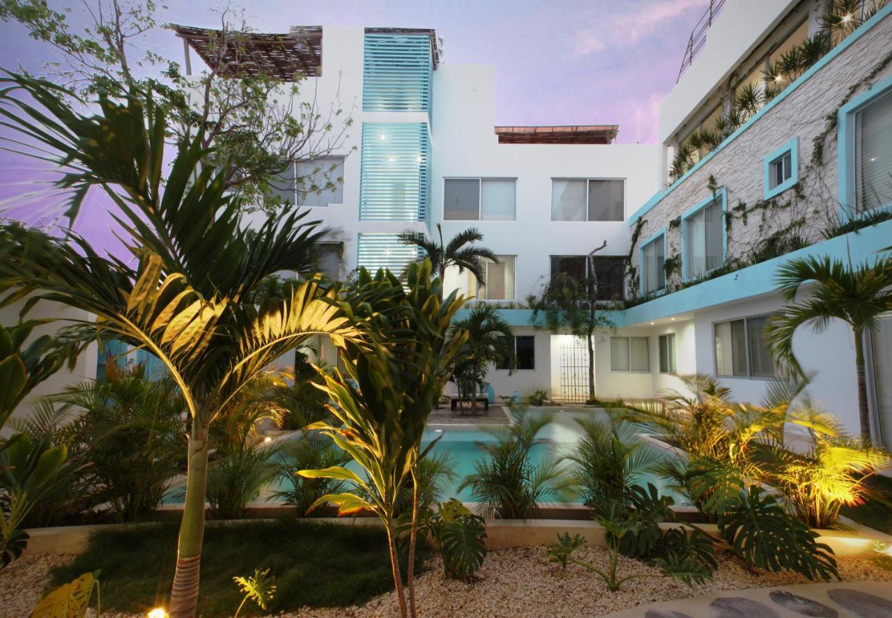 Rosa Azul * Tulum
