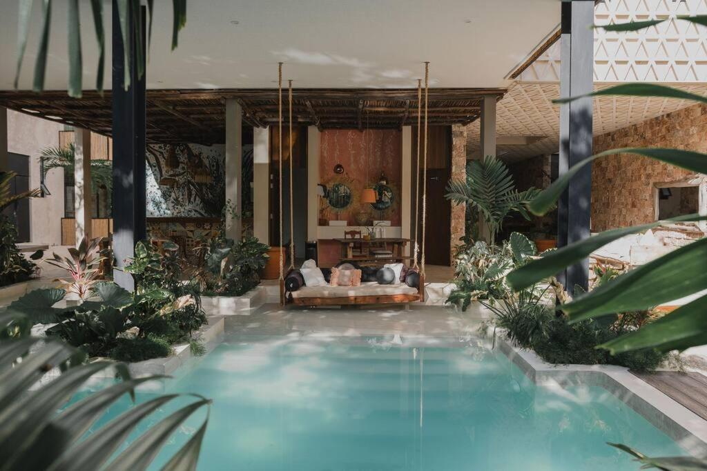 Manor By The Spot