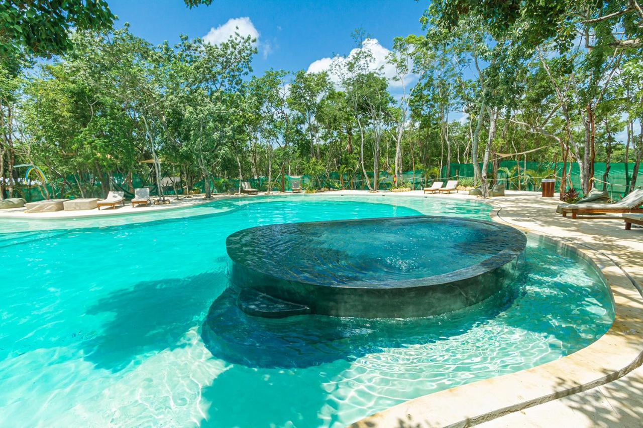 Enjoy Yaaxlum With So Many Amenities