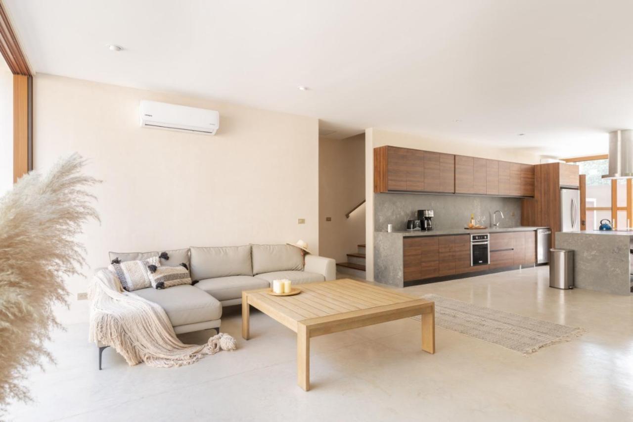 Villa Stunning & Brand New 6 Pax *