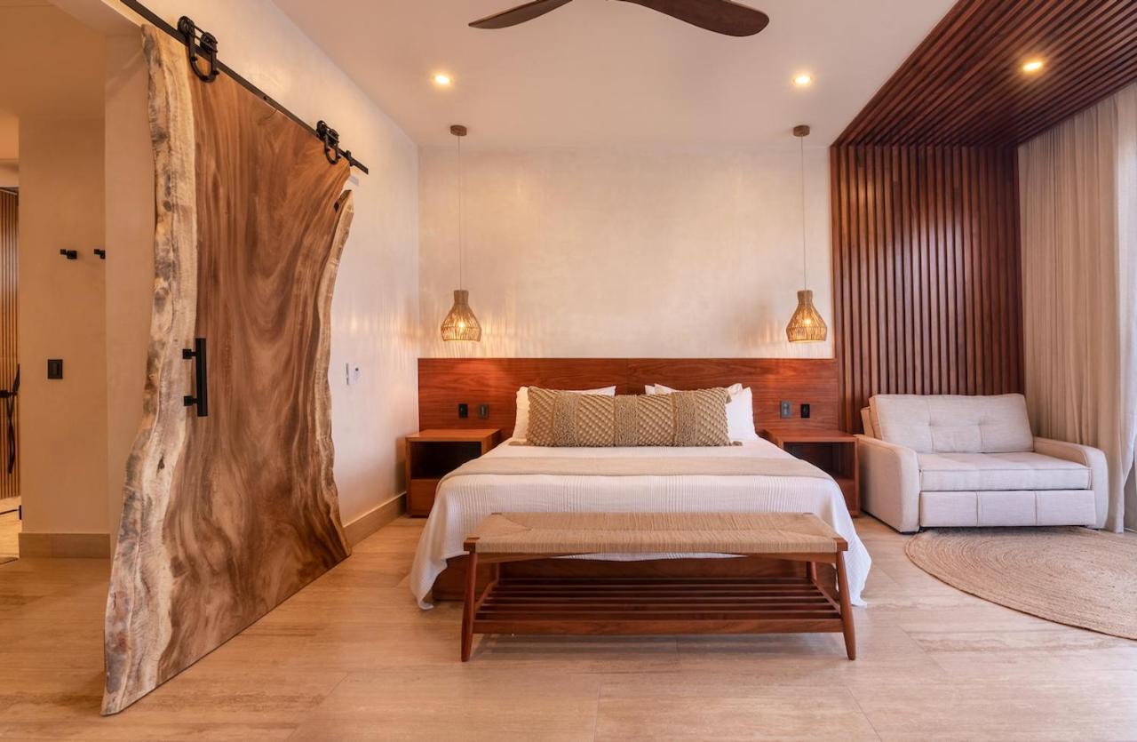 Villa Tulumar Beachfront Luxury Villa- Full Service
