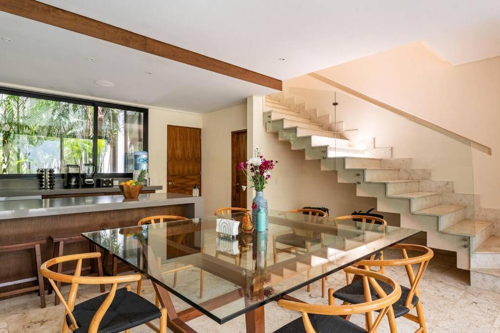 Villa Amates With Jacuzzi & Pool With Great Concierge Service By Hum Living *