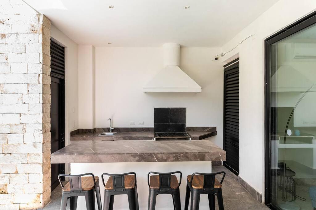 Amates With Jacuzzi & Pool With Great Concierge Service By Hum Living *
