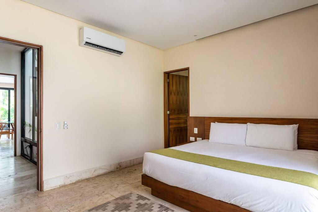 Villa Amates With Jacuzzi & Pool With Great Concierge Service By Hum Living