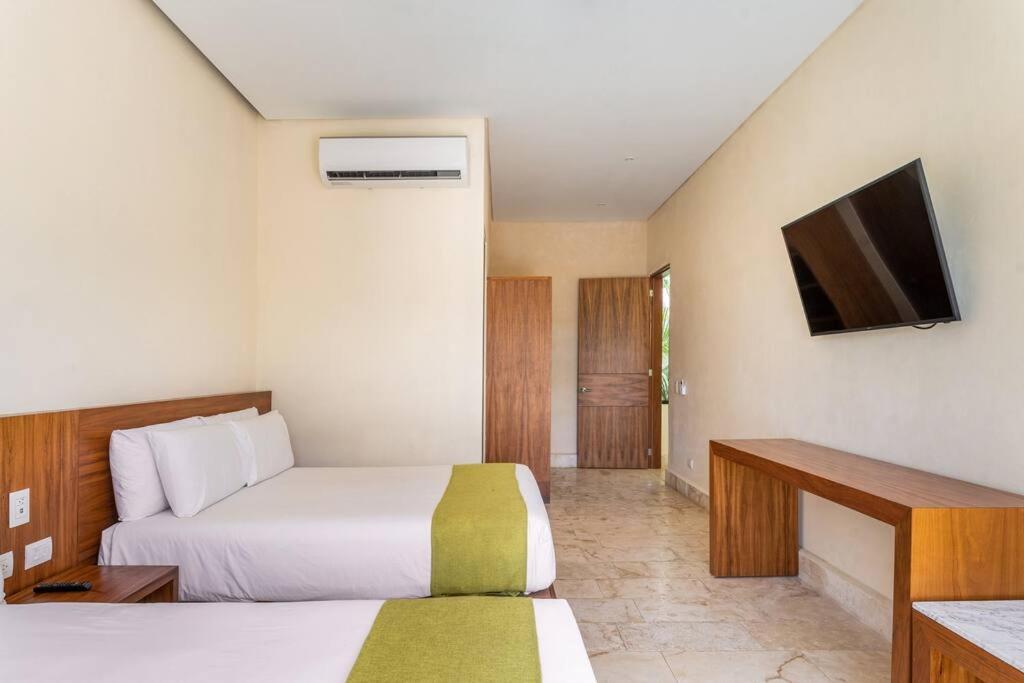 Villa Amates With Jacuzzi & Pool With Great Concierge Service By Hum Living *