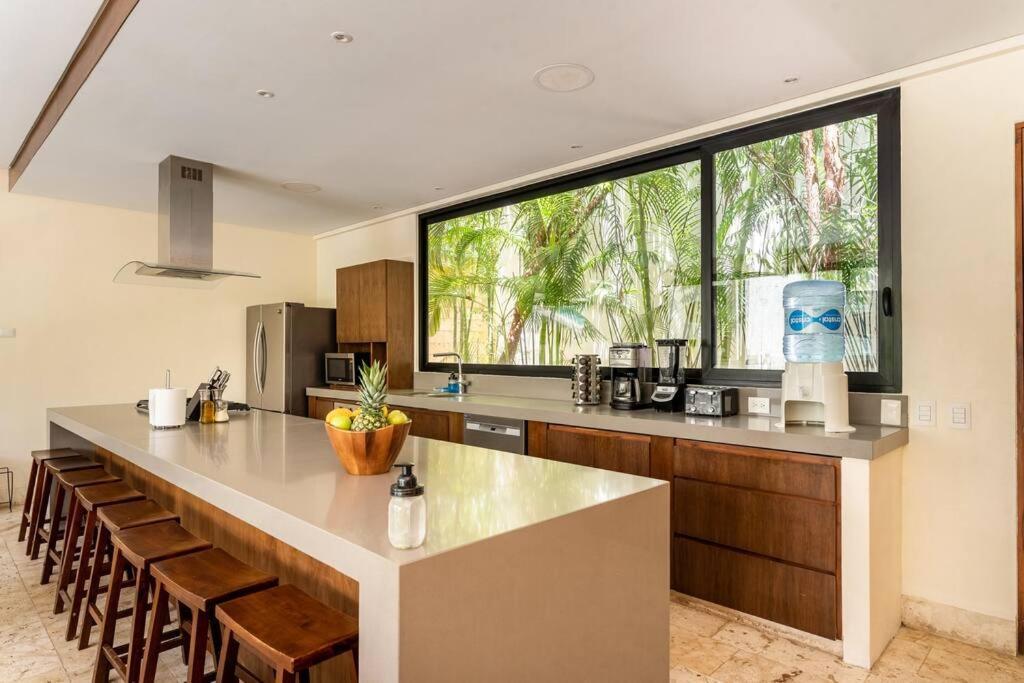 Amates With Jacuzzi & Pool With Great Concierge Service By Hum Living