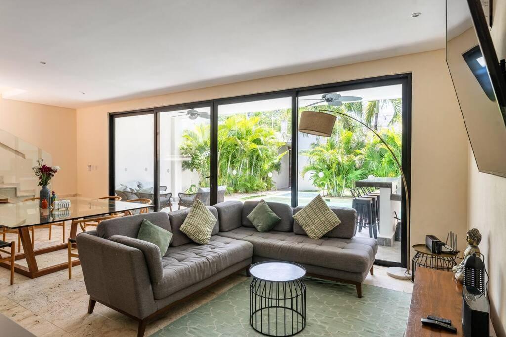 Villa Amates With Jacuzzi & Pool With Great Concierge Service By Hum Living