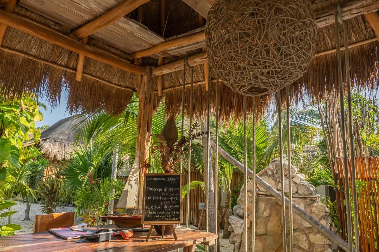 Selvaluz & * Tulum