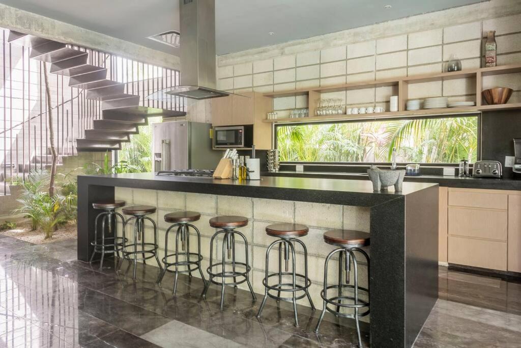 Villa Incredible At Exclusive Gated Community La Privada Aldea Zama, 5 Bedroom Private Pool & Concierge Service Tulum