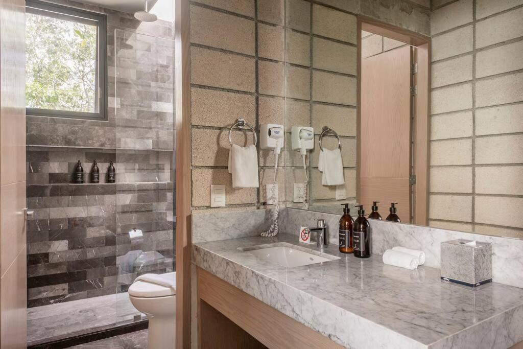 Incredible At Exclusive Gated Community La Privada Aldea Zama, 5 Bedroom Private Pool & Concierge Service Villa Tulum