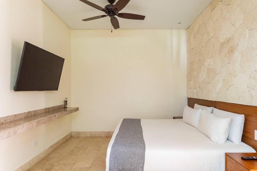 Villa Luxurious At Exclusive Gated Community La Privada Aldea Zama, 5 Bedroom Private Pool & Concierge Service *