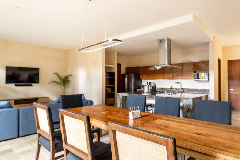 Villa Enjoy Nature At With 100 Year Old Tree, Private Pool & Concierge Service *
