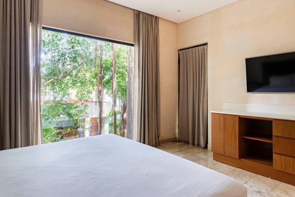 Enjoy Nature At With 100 Year Old Tree, Private Pool & Concierge Service *