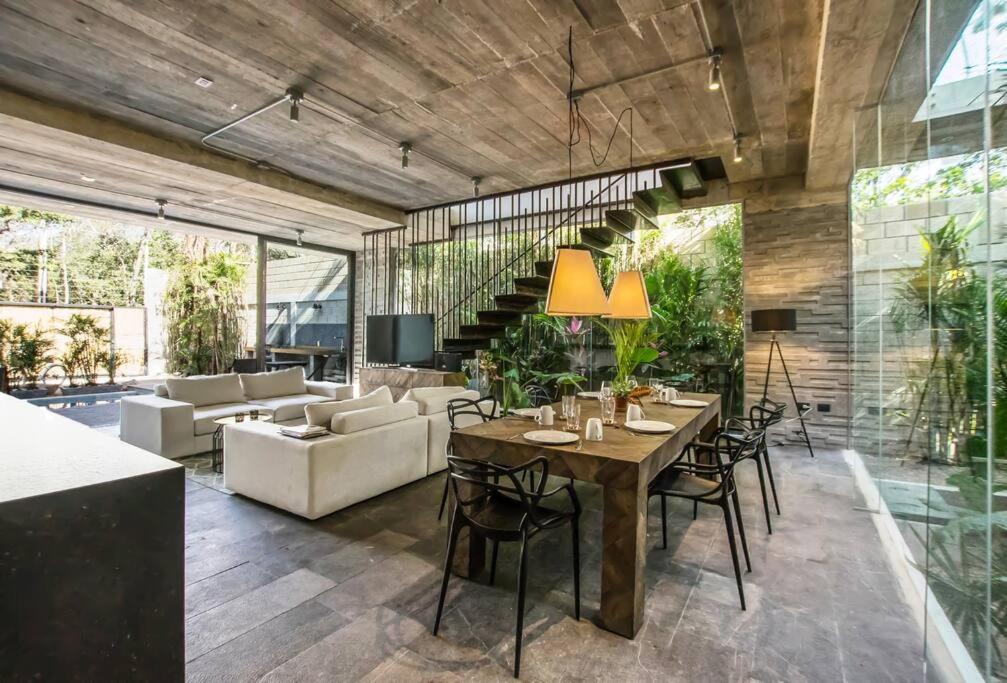 Villa Nimi: Architectural Gem With Private Pool & Concierge