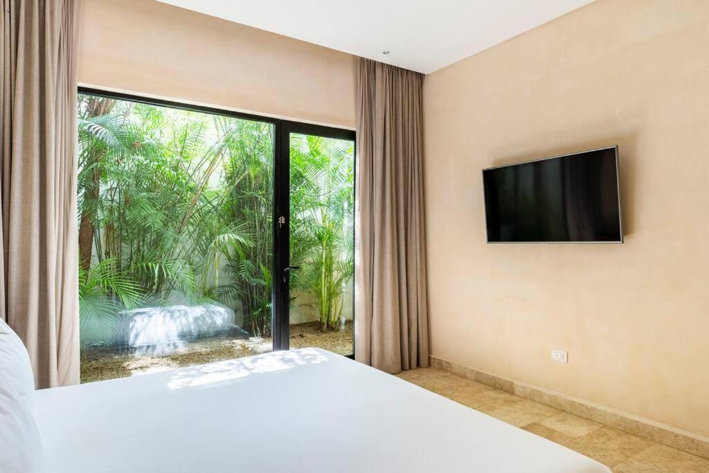 Enjoy Nature At With 100 Year Old Tree, Private Pool & Concierge Service Villa Tulum