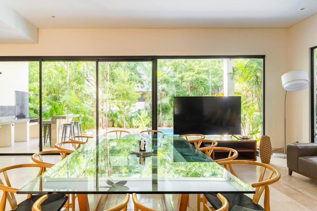 Luxurious At Exclusive Gated Community La Privada Aldea Zama, 5 Bedroom Private Pool & Concierge Service Villa Tulum
