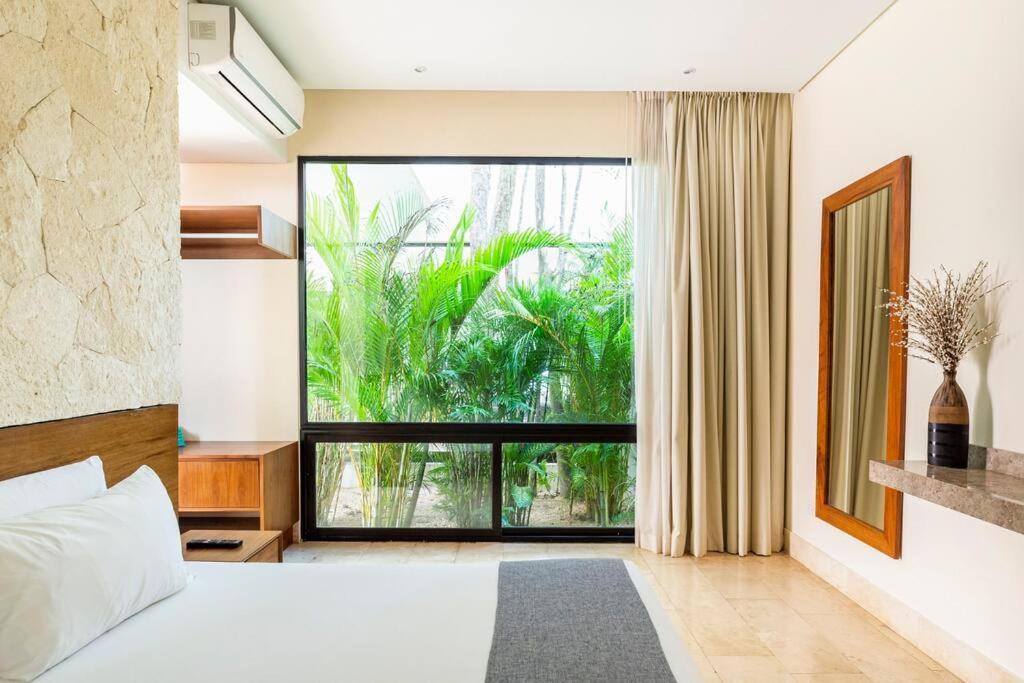 Luxurious At Exclusive Gated Community La Privada Aldea Zama, 5 Bedroom Private Pool & Concierge Service * Tulum