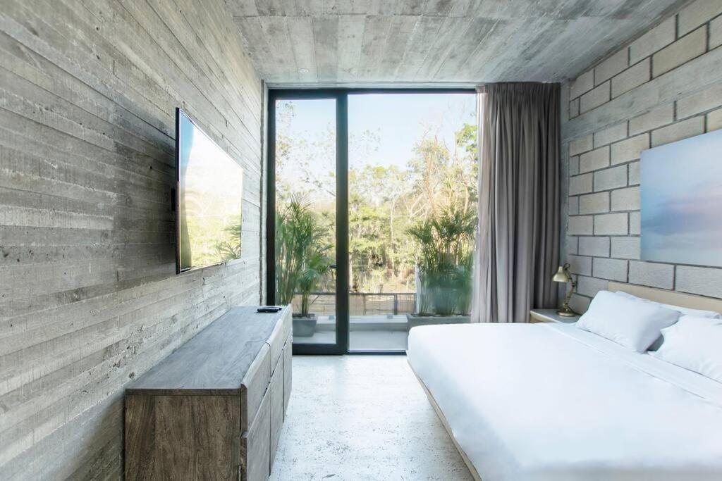 Nimi: Architectural Gem With Private Pool & Concierge Villa