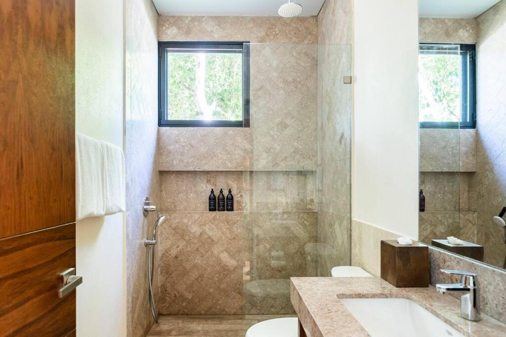 Luxurious At Exclusive Gated Community La Privada Aldea Zama, 5 Bedroom Private Pool & Concierge Service Villa *