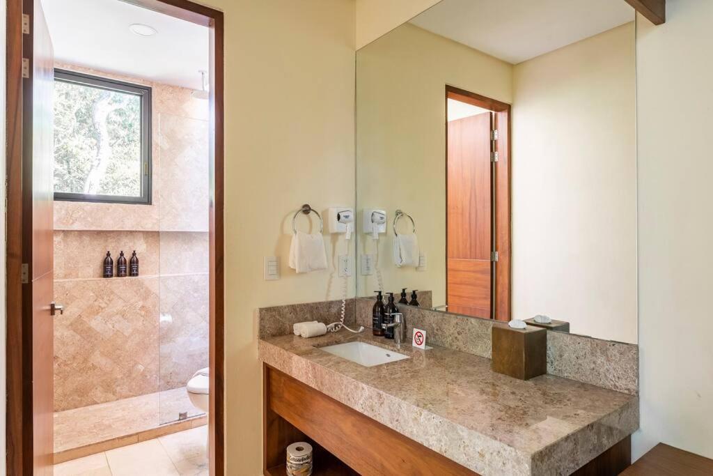 Luxurious At Exclusive Gated Community La Privada Aldea Zama, 5 Bedroom Private Pool & Concierge Service Tulum
