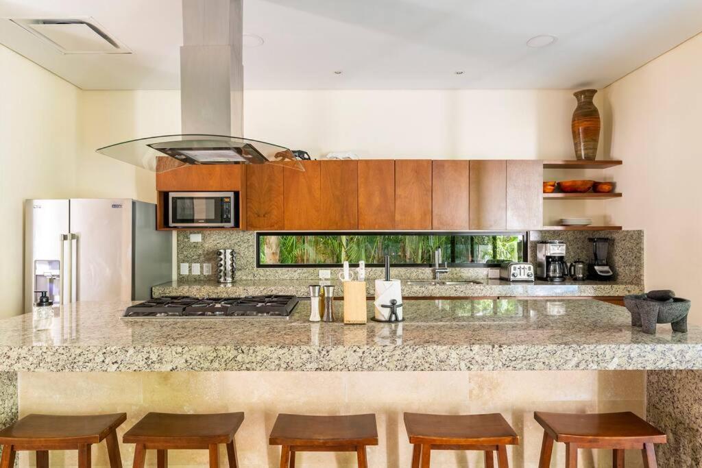 Villa Luxurious At Exclusive Gated Community La Privada Aldea Zama, 5 Bedroom Private Pool & Concierge Service *