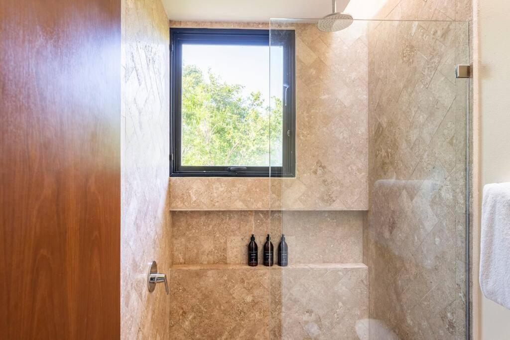 Luxurious At Exclusive Gated Community La Privada Aldea Zama, 5 Bedroom Private Pool & Concierge Service * Tulum