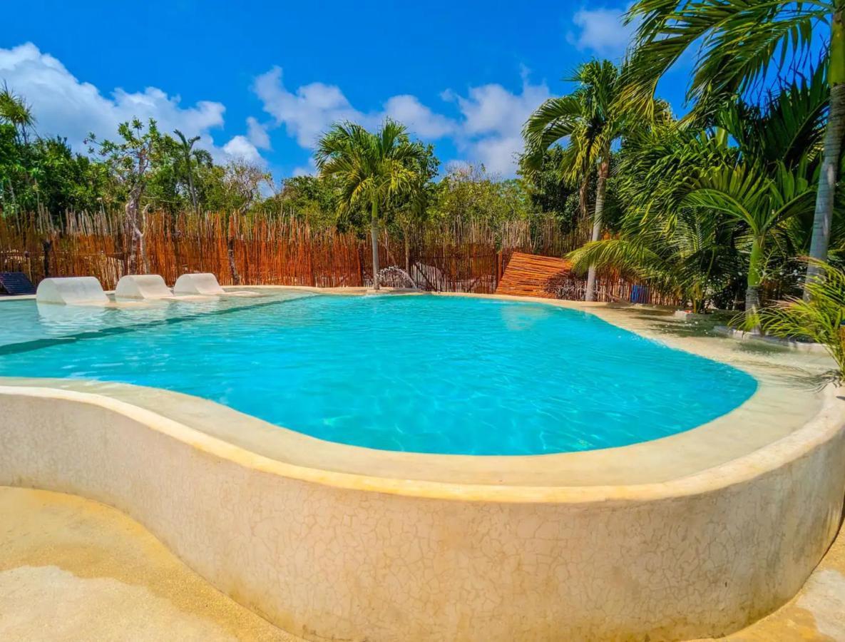 Hotel Xhule Boutique 4*